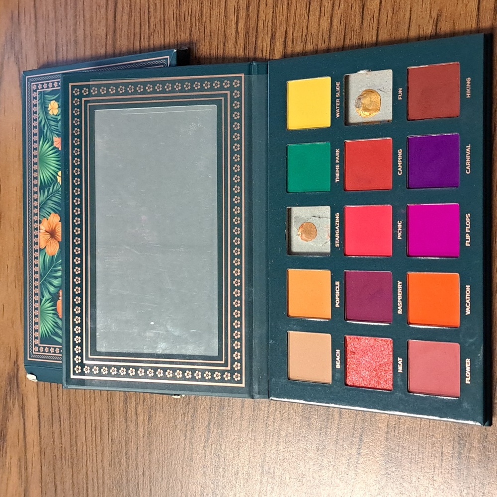 Ace Beaute Nostalgia Palette